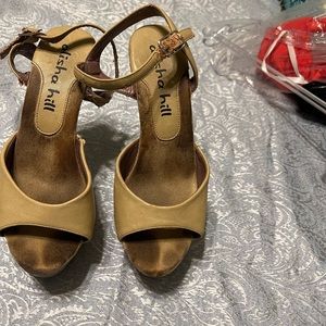 Women’s heels size 7/8
